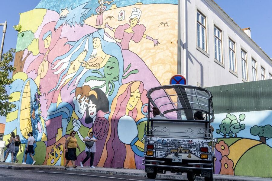 Lisbon: Street Art TukTuk Tour - Graça Historic District: Views, Context, and More Stories per Minute
