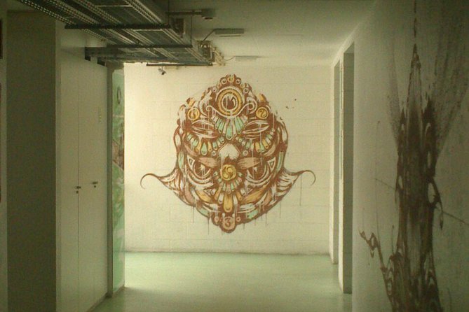 Lisbon Street Art Walking Tour - Group size and guide attention: how it feels on the ground