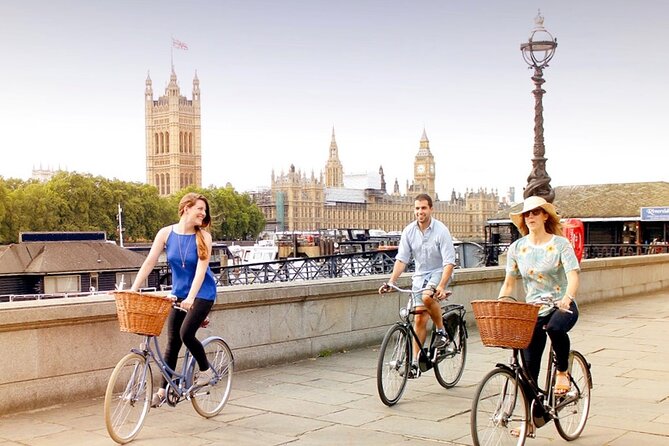 London Bike Tour: Landmarks, Secret Gems, Pub Stop & Street Art - Under Admiralty Arch, to Trafalgar Square, then Covent Garden’s piazza