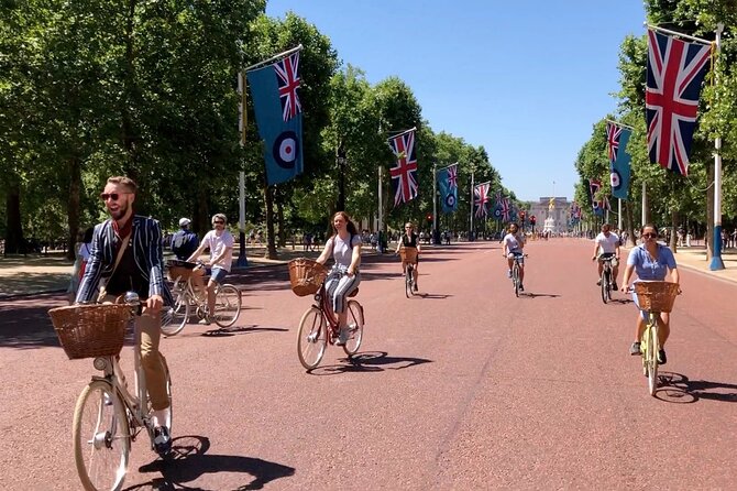London Bike Tour: Landmarks, Secret Gems, Pub Stop & Street Art - Meet at Hercules Road: getting comfortable fast