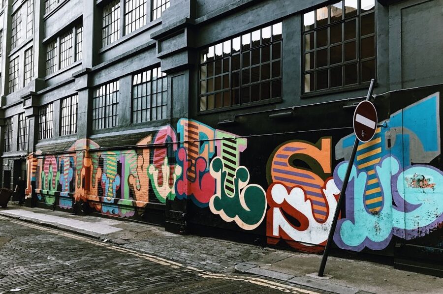 London East End - Guided Walking Tour 12 guests 2,5h - The Truman Brewery stop: art culture with a modern pulse