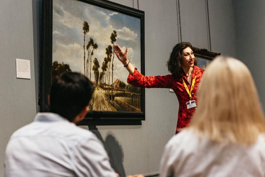 London: National Gallery Guided Tour with Art Expert Guide - Headsets and pacing: hearing the art talk you without losing the room