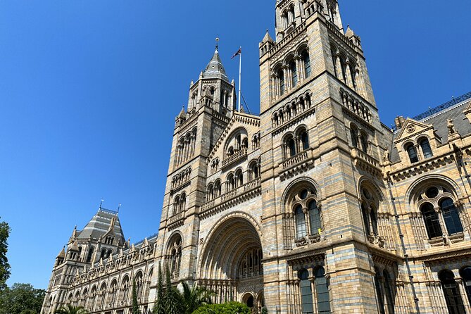 London Natural History Museum with Dinosaurs Gallery Private Tour for Kids - Dinosaur Gallery Time: T. rex and the Sea Croc Stories