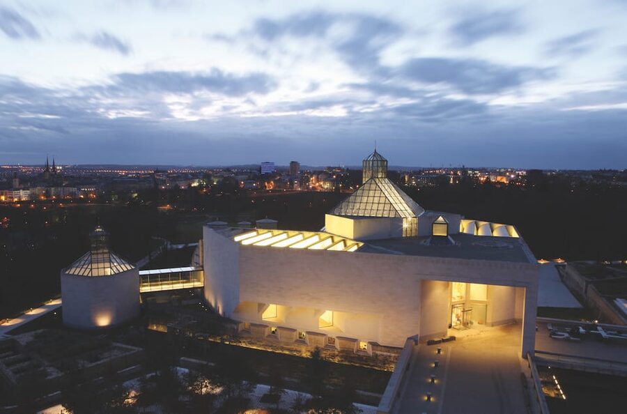 Luxembourg: Mudam Contemporary Art Museum Entry Ticket - A Landmark Museum Designed to Be Seen