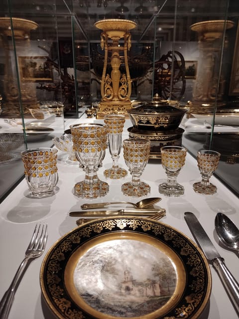 Madrid: Guided Tour of the Royal Collections Gallery - Habsburg halls: tapestries, sculptures, and court art from Charles I onward