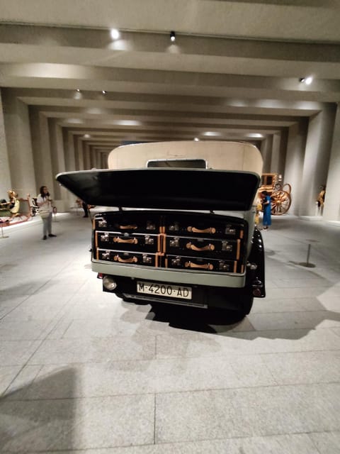 Madrid: Guided Tour of the Royal Collections Gallery - Calle Mayor meet-up and the separate entrance you’ll be glad you used