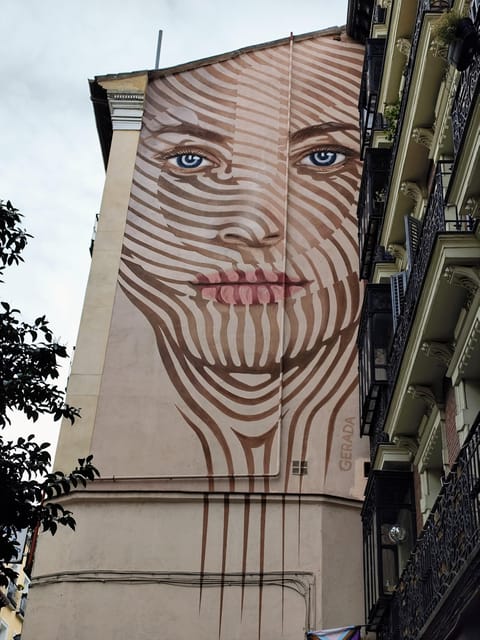 Madrid: Hidden Street Art Tour - Trampantojo cerámico de Lola Gil: tile illusions that train your attention