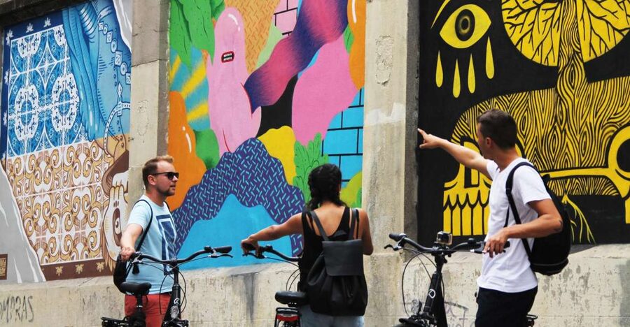 Madrid: Street Art Bike Tour - The opening hit: Muelle’s 1989 tag and the roots of Madrid graffiti
