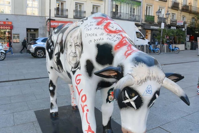 Madrid Street Art Tour (Malasaña Chueca Gran Via & Lavapies) - Chueca’s color and street scenes: Where art meets neighborhood identity