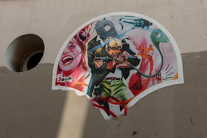 Montmartre Street Art Tour with an Artist - Why Montmartre street art feels different with an artist