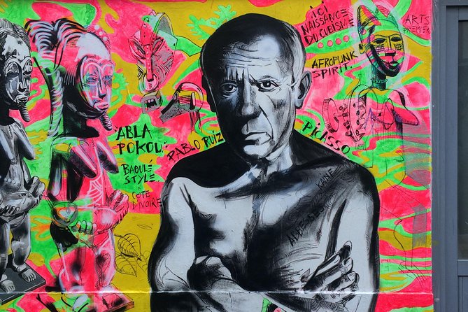 Montmartre Street Art Tour with an Artist - How to take better street-art photos (without getting stuck)
