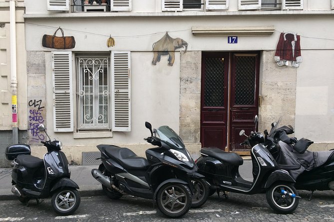 Montmartre Street Art Tour with an Artist - Small-group comfort: 15 people max changes everything