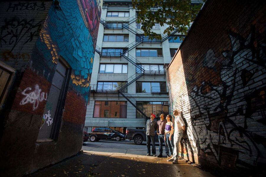 Montreal: Street Art & Mural 2-Hour Guided Walking Tour - The Pace: a walking tour that still feels manageable