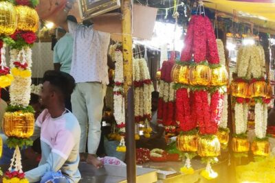 Mysore Palace + Jaganmohana Art Gallery + Devaraja Market = Mysore Heritage Walk - Stop 1: Mysore Palace at the Varaha South entrance gate