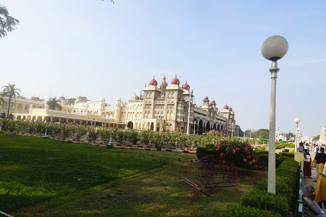 Mysore Palace + Jaganmohana Art Gallery + Devaraja Market = Mysore Heritage Walk - Who this Mysore heritage walk is perfect for