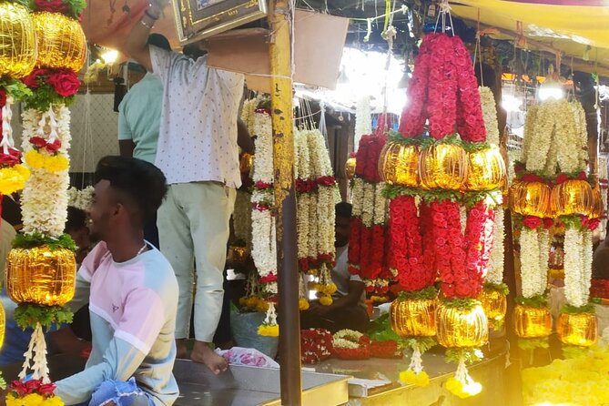 Mysore Palace + Jaganmohana Art Gallery + Devaraja Market = Mysore Heritage Walk - Stop 1: Mysore Palace at the Varaha South entrance gate