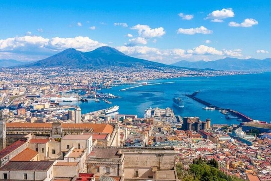 Naples : Spanish Quarter & Maradona Street Art Tour - Meet at Piazza del Plebiscito: the walk starts with orientation