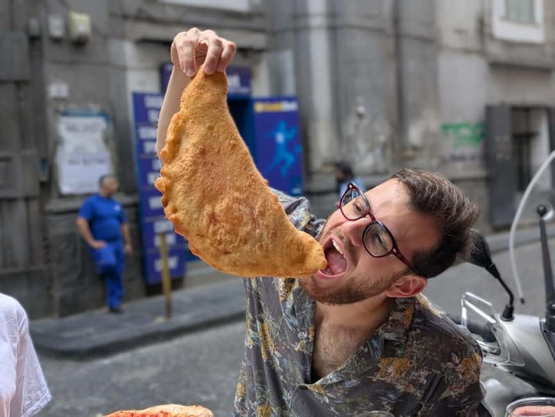 Naples: Street Art, Wine and Food Tasting Walking Tour - The Food Stops: How the Tasting Lineup Builds One Neapolitan Story