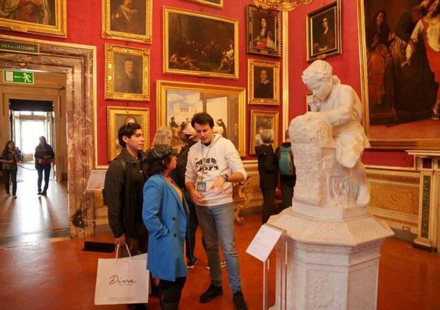 Palatina Gallery and Pitti Guided Tour in Florence - Arriving at Piazza de’ Pitti: where the tour starts