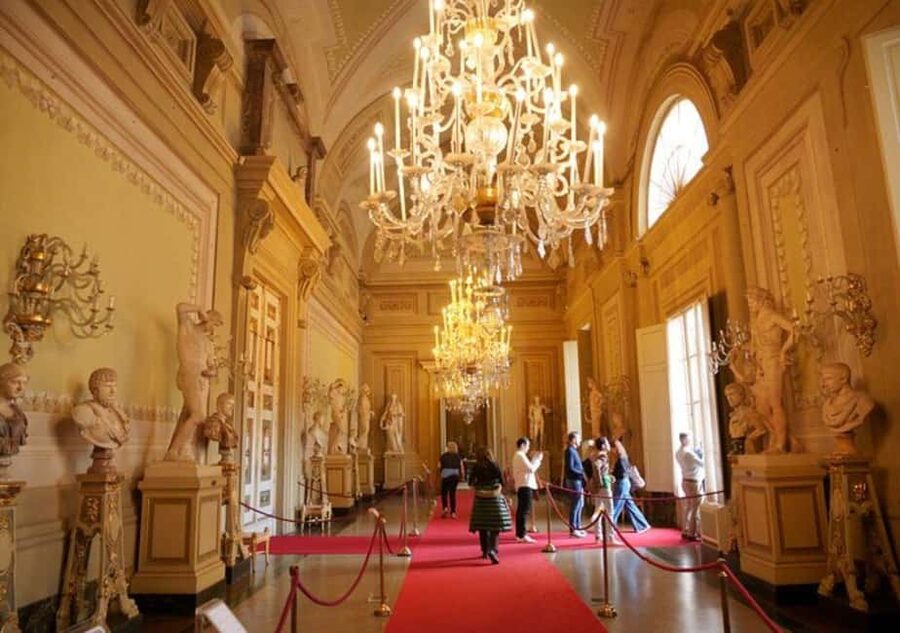 Palatina Gallery and Pitti Guided Tour in Florence - Hearing the story: radio system and multilingual guiding