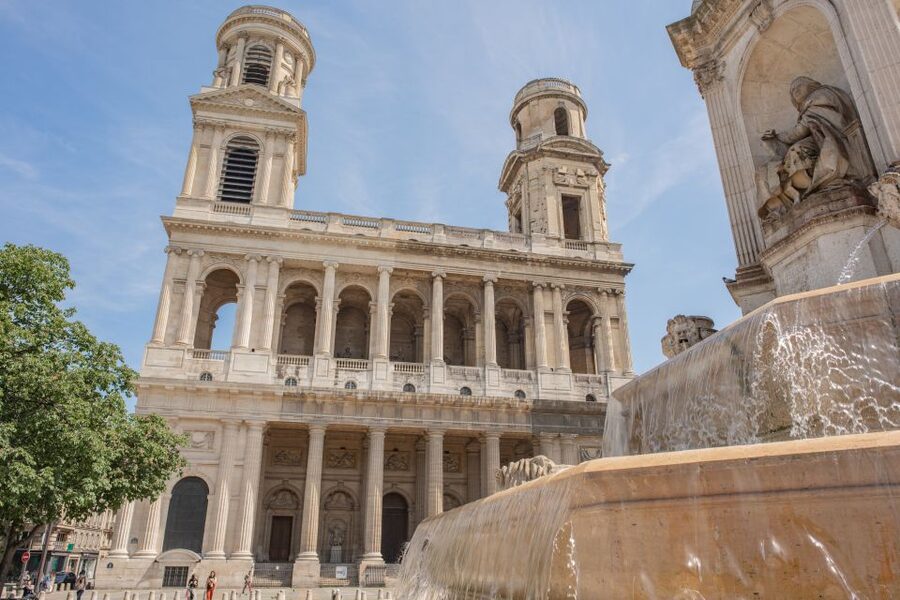 Paris: 2.5-Hour Private City Highlights Kickstart Tour - The Louvre from outside: still worth it, even without tickets