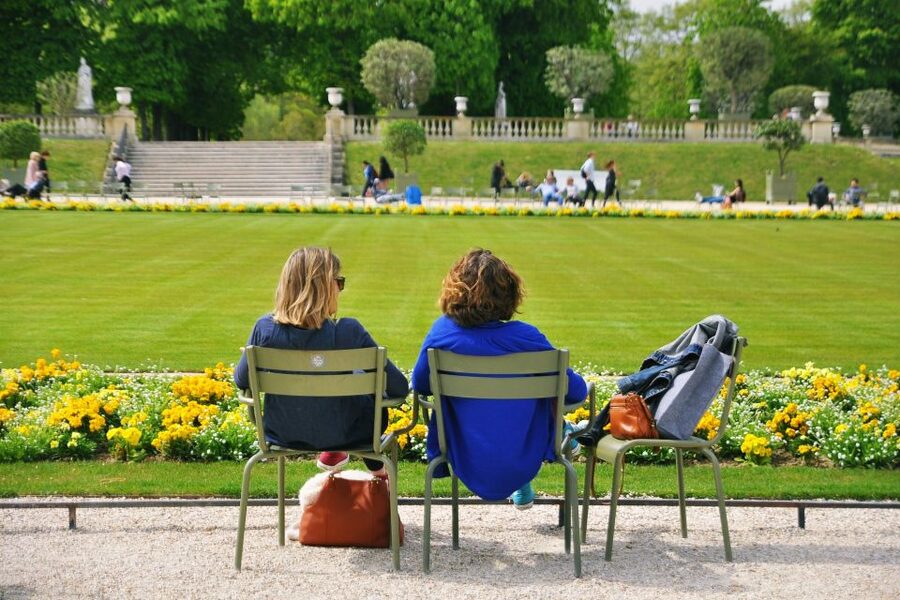Paris: 2.5-Hour Private City Highlights Kickstart Tour - Tuileries Gardens and Place de la Concorde: beauty with a dark edge