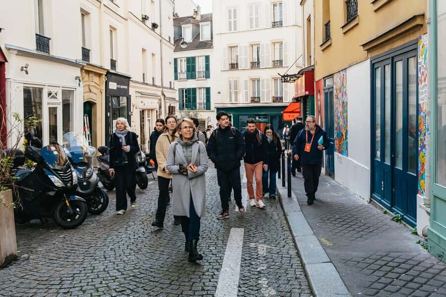 Paris: Street Art Walking Tour with a Street Artist Guide - What the 90 minutes feel like on the ground (and how to be comfortable)