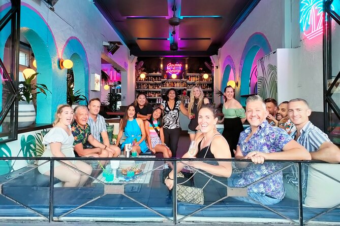 PERTH BAR+STREET ART TOUR: Hidden Secrets, Laneways + Good Times! - What to wear and bring for an easy Perth walking night
