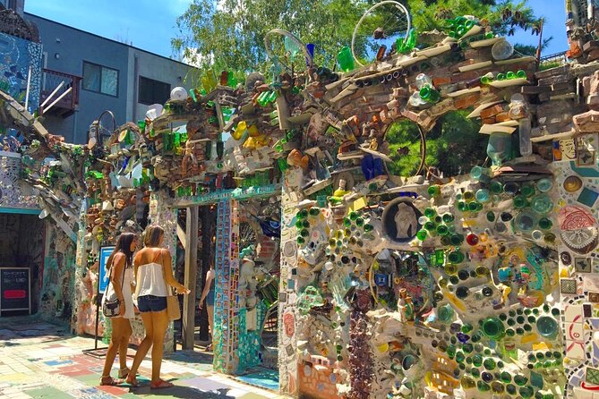 Philadelphia Murals and Street Art Tour with Magic Gardens - Bella Vista and Queen Village side streets: how neighborhoods evolve