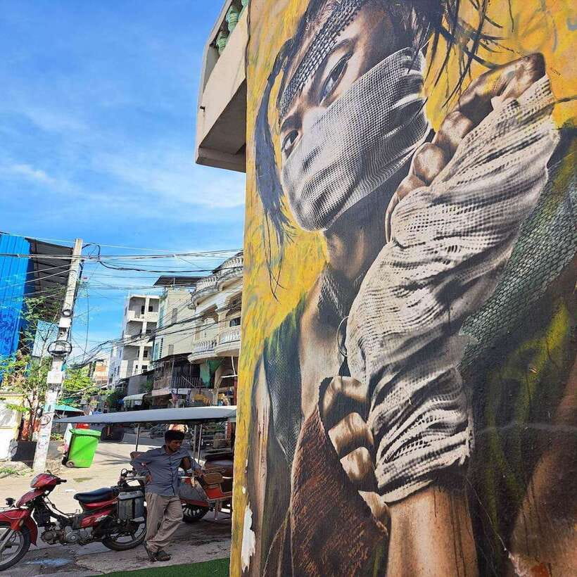Phnom Penh | Food & Street Art Half Day Tour by Tuk Tuk - Wat Botum Park: the park stop that connects art to everyday Phnom Penh