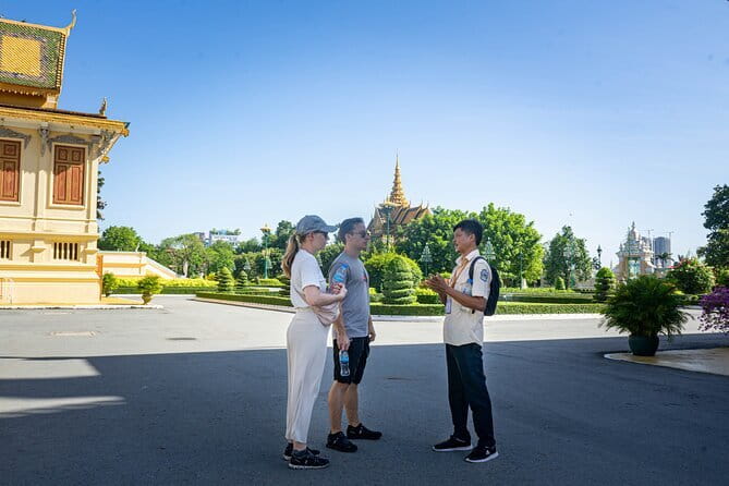 Phnom Penh: Highlights Tour Including National Museum - Ride logistics that actually matter: safety, helmets, and staying on time