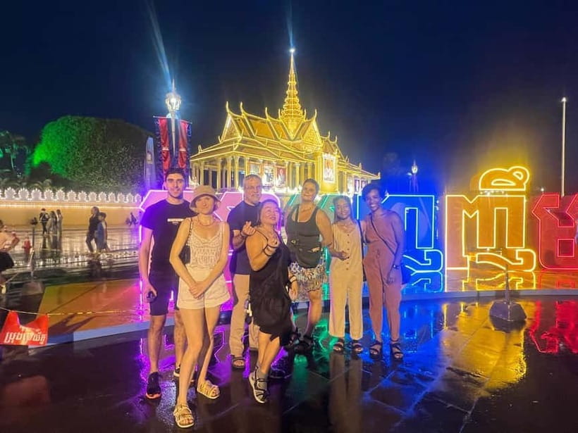 Phnom Penh: Street Art and Food Tour with Pickup and Beer - Street art with context, not just murals on walls