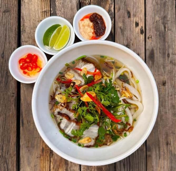 Phnom Penh: Street Art and Noodle Tour by Tuk Tuk - Three Cambodian noodle dishes as a full dinner, not random tastings