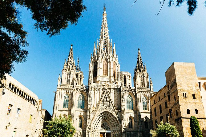Private City Kickstart Tour: Barcelona - Stop 1: Santa Maria del Mar and the Gothic details people skip