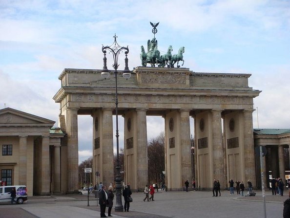 Private City Kickstart Tour: Berlin - Key highlights that matter for your day