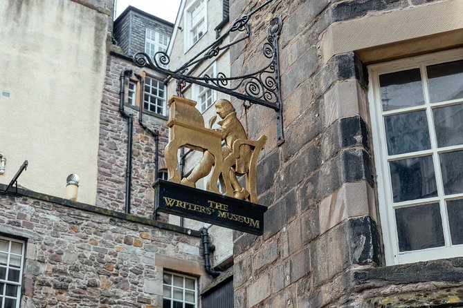 Private City Kickstart Tour: Edinburgh - The National Museum of Scotland and the extra stops your guide may add