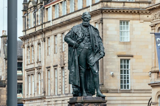 Private City Kickstart Tour: Edinburgh - The real value: your guide’s stories, humor, and sharp advice