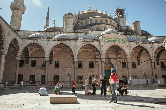 Private City Kickstart Tour: Istanbul - Blue Mosque and Ayasofya: seeing two eras without losing your mind