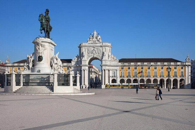 Private City Kickstart Tour: Lisbon - Key highlights you’ll feel right away