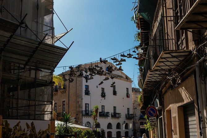 Private City Kickstart Tour: Palermo - Stop 6: Fontana della Vergogna and the Bizarre Cast of Characters