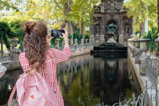 Private City Kickstart Tour: Paris - Saint-Germain-des-Prés passageways, galleries, and a bakery stop