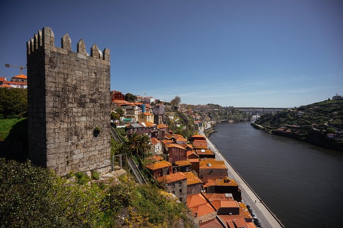 Private City Kickstart Tour: Porto - São Bento Railway Station: the free station stop that tells Porto’s story
