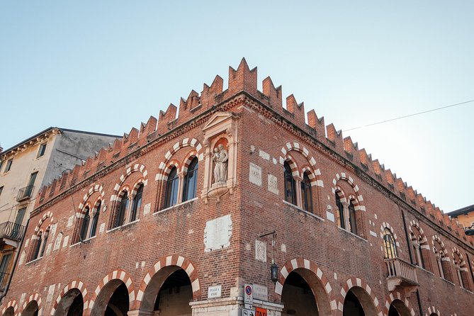 Private City Kickstart Tour: Verona - Giardino Giusti and the Giusti Palace: Italian Garden Sightseeing With a Purpose