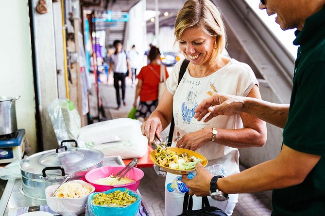 Private Culinary Kickstart Tour of Bangkok with a Local - The Menu Order: Why This Tour Starts With Salad, Then Curry, Then Sweets