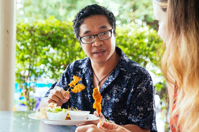 Private Culinary Kickstart Tour of Bangkok with a Local - Chatuchak Flower Market to Weekend Market: Curry, Papaya Salad, Mu Ping, and Pad Thai
