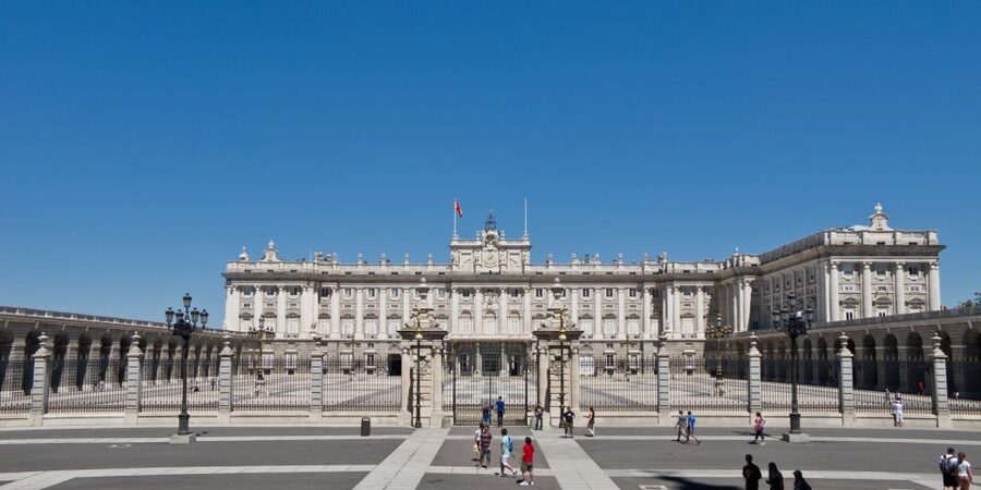 Private guided tour Royal Palace & Royal Collections Gallery - The Royal Chapel frescoes and the Throne Room finish