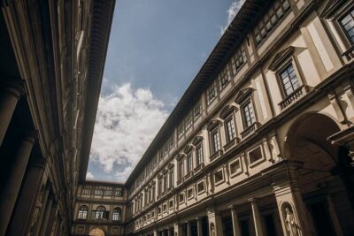 Private Skip-the-Line Uffizi Gallery and Vasari Corridor Tour - Corridoio Vasariano: the Medici route above Florence, reopened in 2024