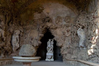 Private Skip-the-Line Uffizi Gallery & Vasari Corridor Tour - Where you meet and what the first minutes feel like
