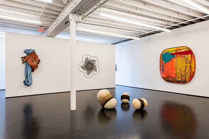 Private Tour of KMAC Contemporary Art Museum - Coffee, Tea, and the Gift Shop: The 15% Discount Moment