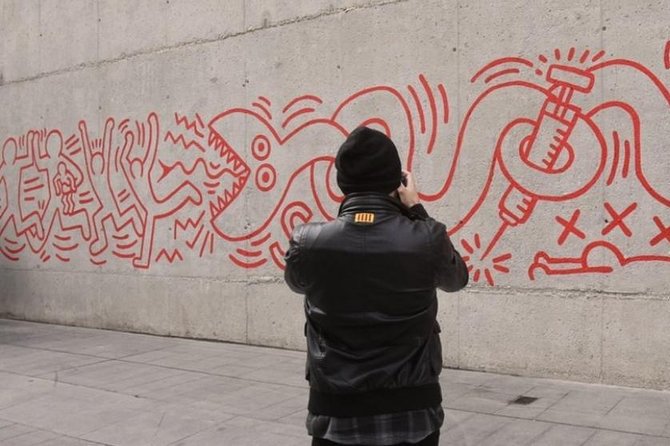 Raval Street Art and Graffiti Guided Tour in Barcelona - What You’ll Notice After the Tour Starts Sinking In